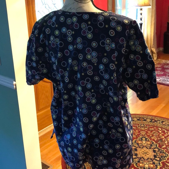 Scrub top - Picture 3 of 4